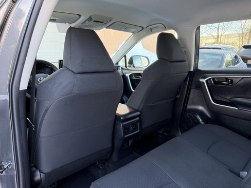 Used 2020 Toyota RAV4 LE image 15