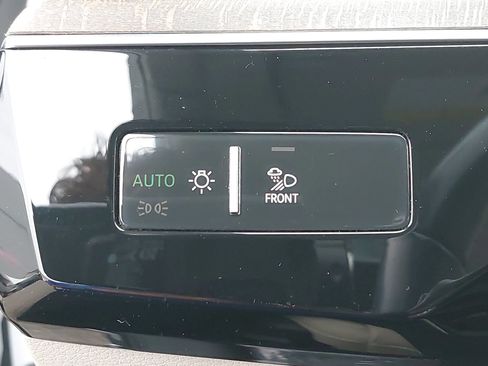 Used 2024 Audi Q8 e-tron Premium Plus w/ Premium Plus Package AWD/4WD image 29