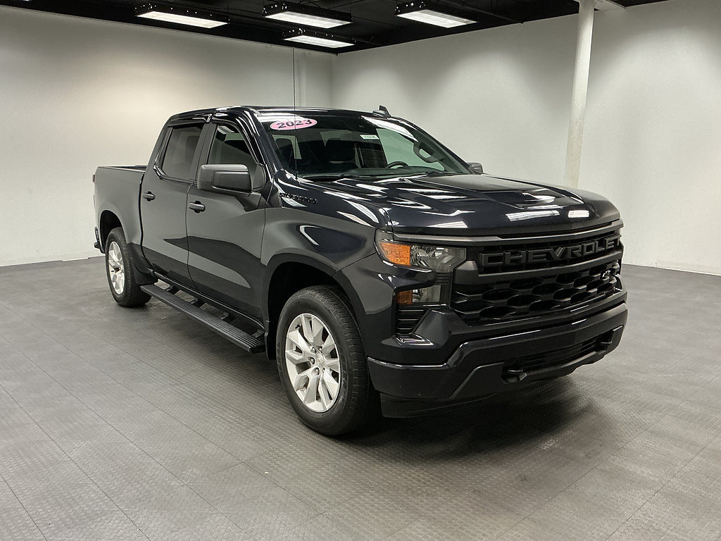 Used 2023 Chevrolet Silverado 1500 Custom w/ LPO, Dark Essentials Package AWD/4WD image 7