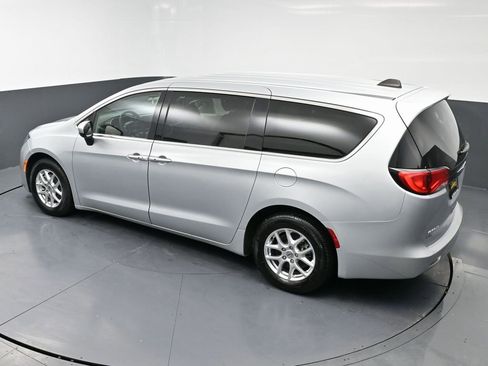 Used 2023 Chrysler Voyager LX image 44