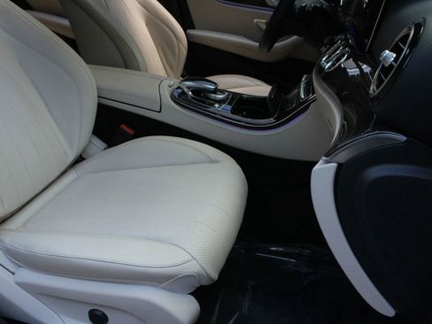 Used 2020 Mercedes-Benz E 350 Sedan image 32