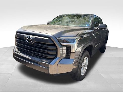 Used 2023 Toyota Tundra SR5 w/ SR5 Convenience Package AWD/4WD image 3