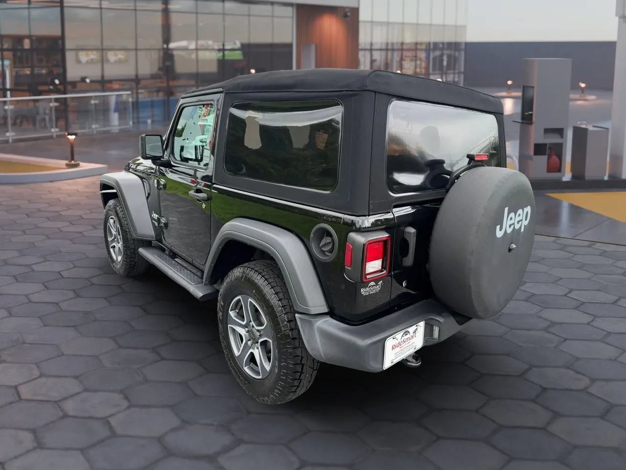 Used 2020 Jeep Wrangler Sport AWD/4WD image 9