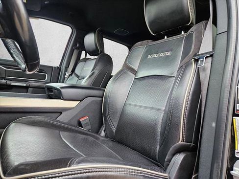 Used 2019 RAM 2500 Laramie w/ Black Appearance Package image 11