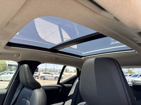 New 2025 Volvo XC40 B5 Core w/ Protection Package Premier image 17