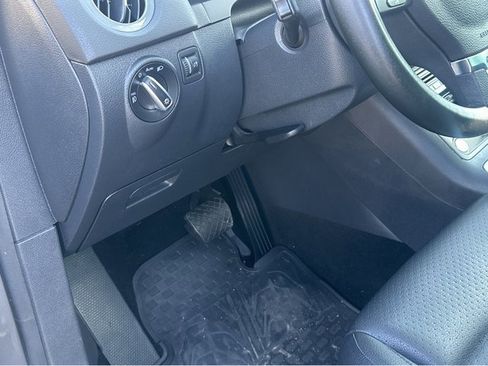 Used 2016 Volkswagen Tiguan SE image 31