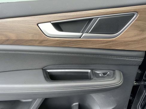 Certified 2025 Volkswagen Atlas SE w/ Panoramic Sunroof Package image 19