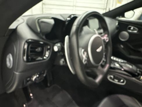 Used 2023 Aston Martin V8 Vantage Coupe RWD image 14