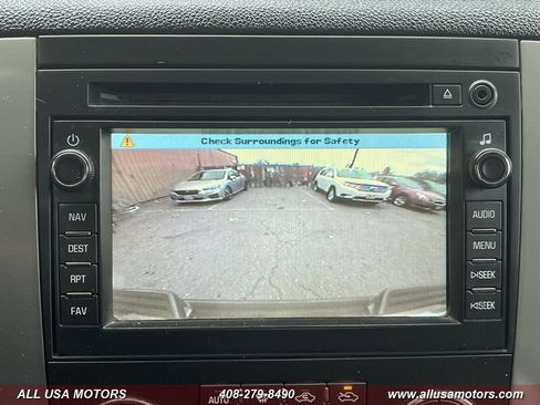 Used 2010 Chevrolet Avalanche LT w/ Luxury Package AWD/4WD image 38
