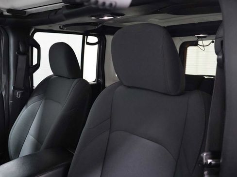 Used 2018 Jeep Wrangler Unlimited Sport S AWD/4WD image 17