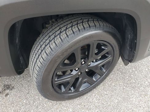 Used 2022 Jeep Renegade Altitude w/ Sun/Sound Group AWD/4WD image 33