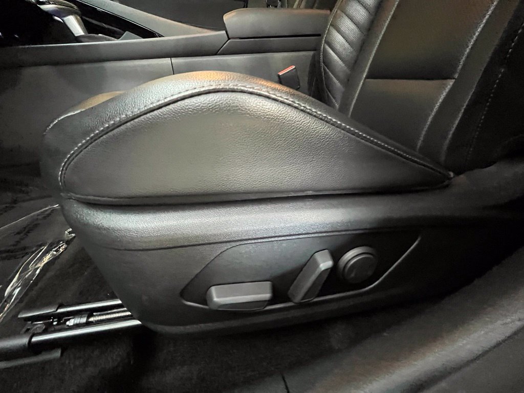 Certified 2024 Hyundai Elantra Limited FWD image 32