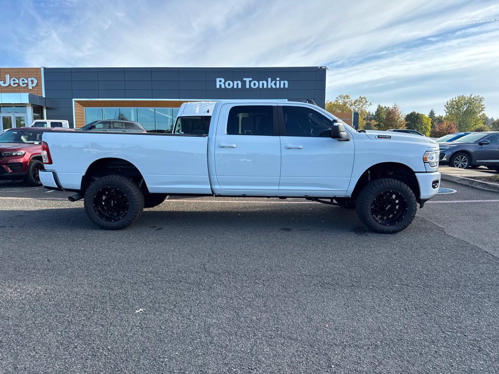 Used 2024 RAM 3500 Big Horn w/ Sport Appearance Package AWD/4WD image 13