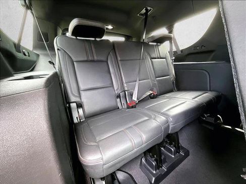 Used 2021 Chevrolet Suburban RST AWD/4WD image 30