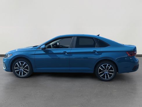 New 2026 Volkswagen Jetta SE image 2