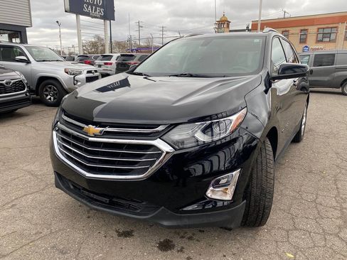 Used 2019 Chevrolet Equinox LT w/ Sun & Navigation Package image 2