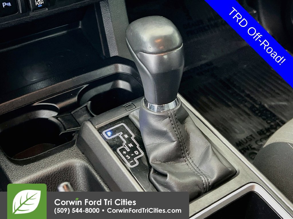 Used 2022 Toyota Tacoma TRD Off-Road w/ Technology Package AWD/4WD image 10