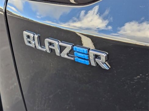Used 2024 Chevrolet Blazer EV LT image 17