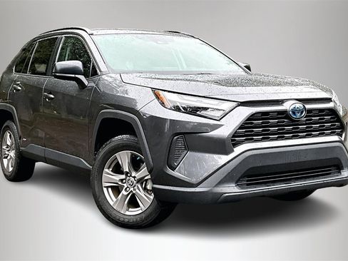 Used 2024 Toyota RAV4 LE image 2