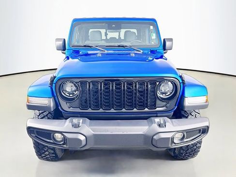 Used 2024 Jeep Gladiator Sport image 2