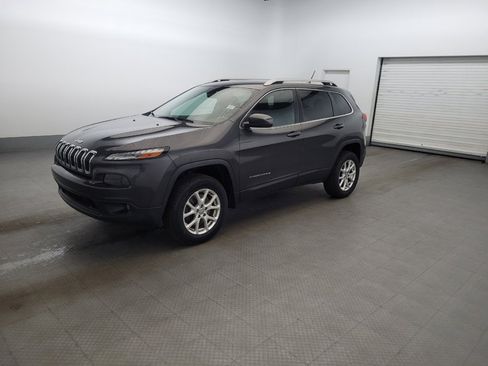 Used 2015 Jeep Cherokee Latitude w/ Comfort/Convenience Group AWD/4WD image 2