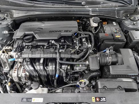 Used 2025 Hyundai Elantra SEL FWD image 28
