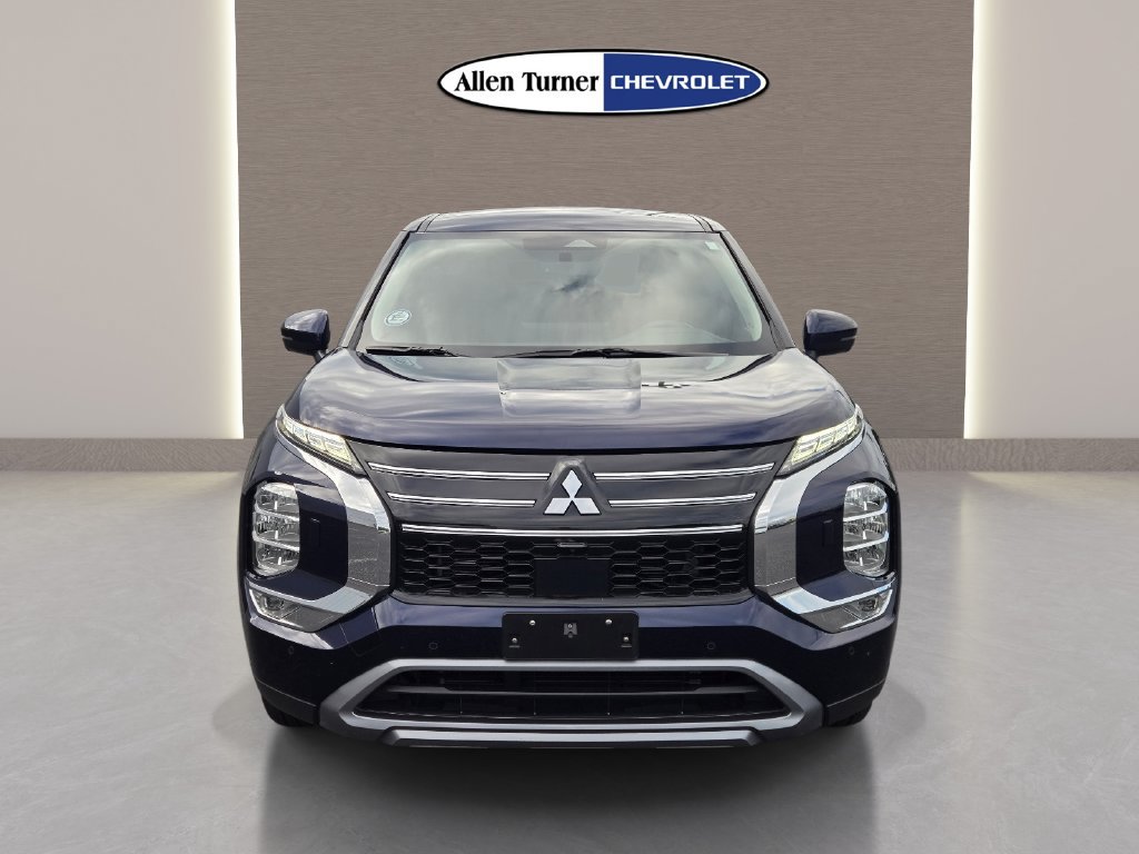 Used 2025 Mitsubishi Outlander SE AWD/4WD image 4