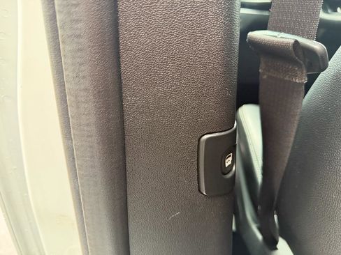 Used 2019 Dodge Grand Caravan SXT w/ Driver Convenience Group image 19