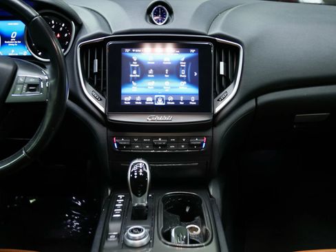 Used 2018 Maserati Ghibli image 37