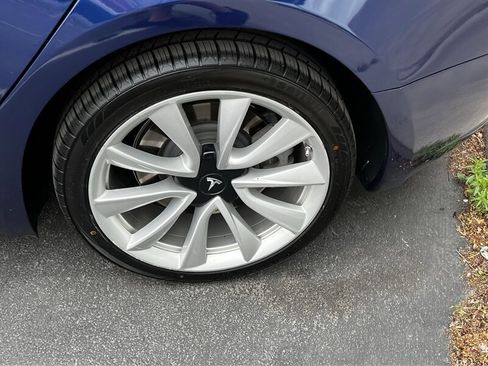 Used 2018 Tesla Model 3 Long Range RWD image 14