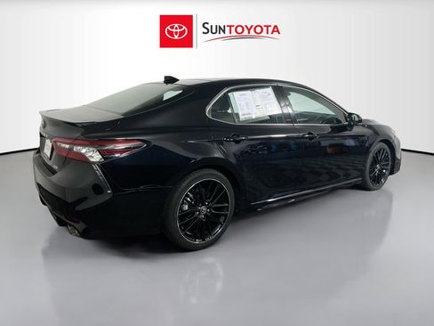 Used 2023 Toyota Camry XSE FWD image 4