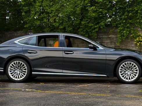 Certified 2024 Lexus LS 500 AWD image 3