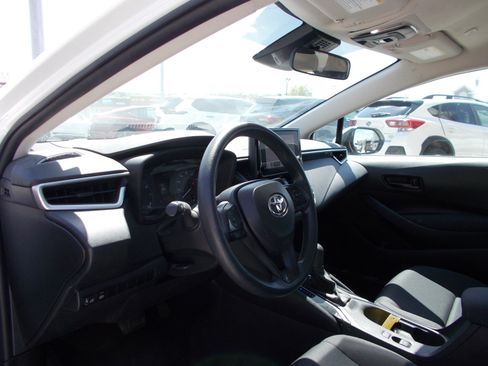 Used 2024 Toyota Corolla LE FWD image 11