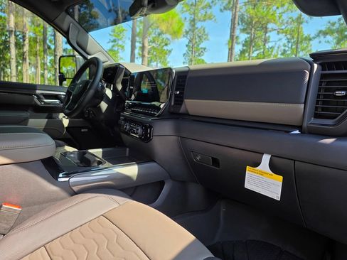 New 2026 Chevrolet Silverado 2500 ZR2 AWD/4WD image 27