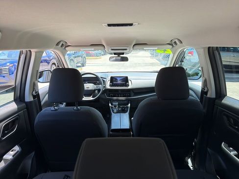 Used 2025 Nissan Rogue S FWD image 30