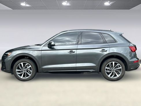Used 2024 Audi Q5 2.0T Premium w/ Summer of Audi Package AWD/4WD image 2