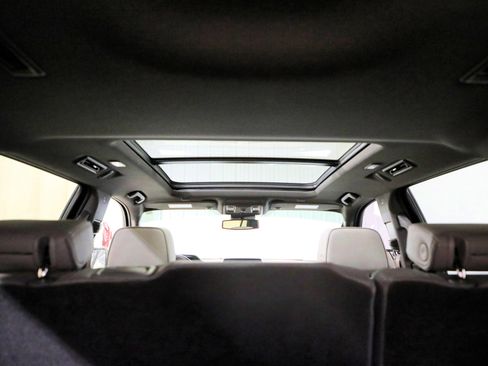 Used 2023 GMC Yukon SLT image 27