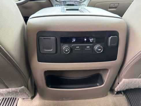 Used 2019 Chevrolet Suburban LT AWD/4WD image 18