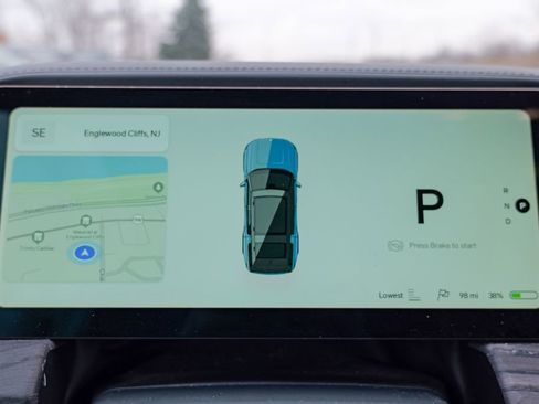 Used 2024 Rivian R1S Adventure image 44