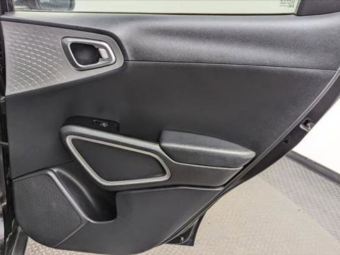 Used 2022 Kia Soul LX w/ Technology Package image 18