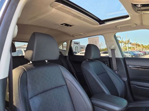 Used 2023 Kia Seltos EX image 11