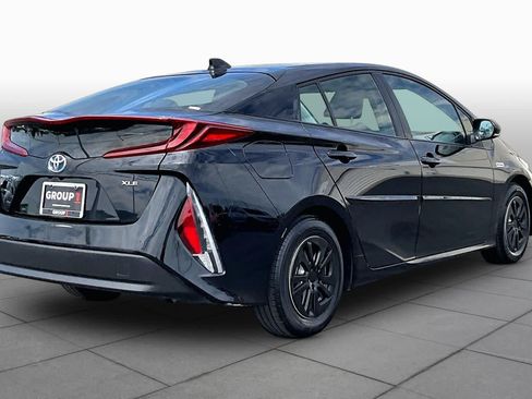 Used 2022 Toyota Prius Prime XLE FWD image 12