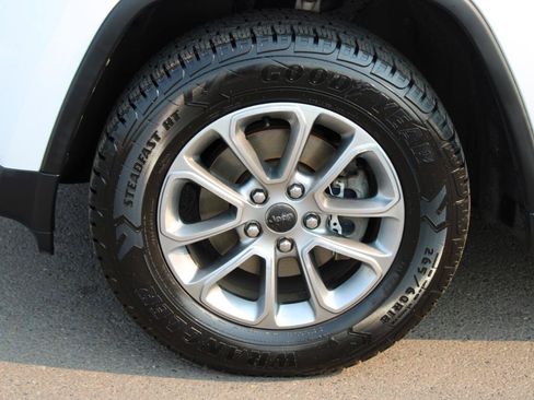 Used 2016 Jeep Grand Cherokee Limited AWD/4WD image 16
