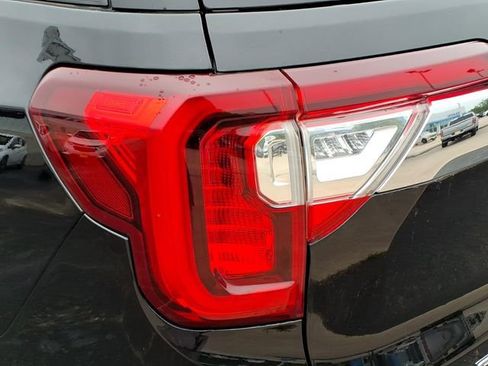 Used 2023 GMC Acadia SLE FWD image 10