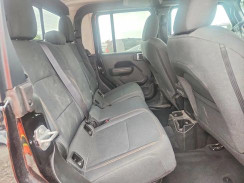 Used 2024 Jeep Gladiator Sport AWD/4WD image 10