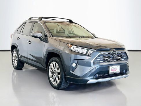 Used 2019 Toyota RAV4 Limited w/ Advanced Technology Package FWD image 3