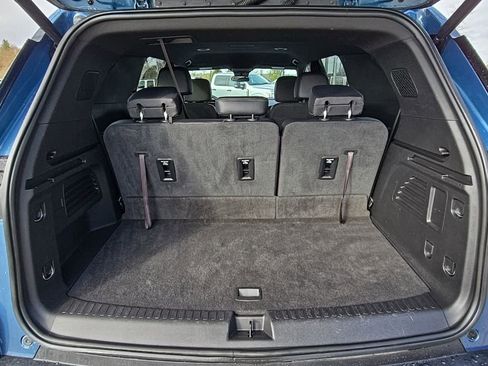 Used 2025 Chevrolet Traverse LT image 26