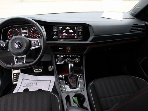 Used 2019 Volkswagen Jetta GLI image 31