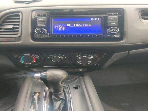 Used 2018 Honda HR-V LX image 9