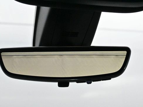 Used 2023 Chevrolet Traverse RS FWD image 27